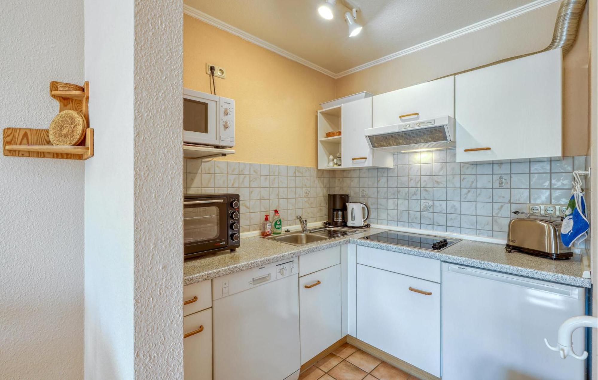 Nice Home In Toenning With Kitchen Экстерьер фото